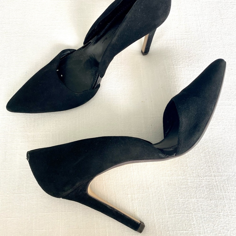 Banana republic black pumps size 8